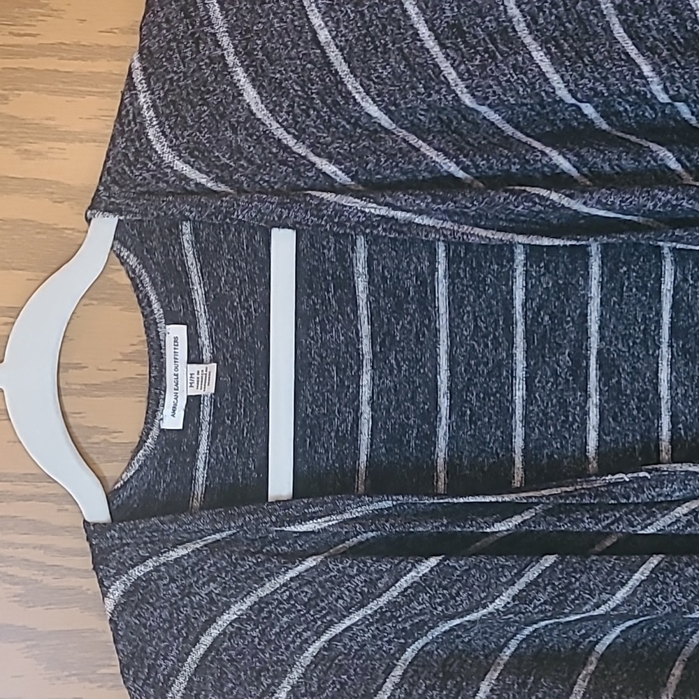 Cardigan - Picture 2 of 4